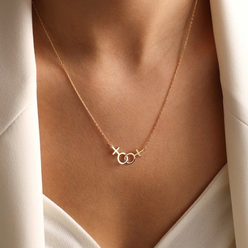 Sideways Interlocking Venus Symbol Necklace in Gold - Picture 3 of 7
